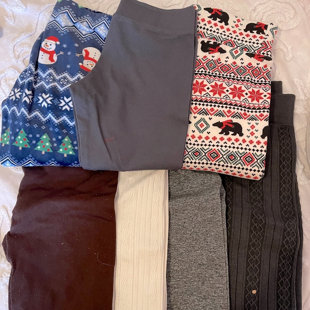 Brands vary but all fit as S/M. Worn  once, some have fleece lining.